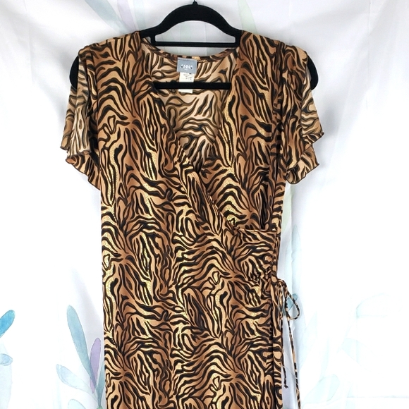 Anna Dresses & Skirts - Anna sz 1X animal print wrap dress